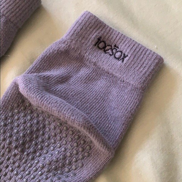 Bundle of Banana Republic bootie socks & toe socks - Picture 8 of 8